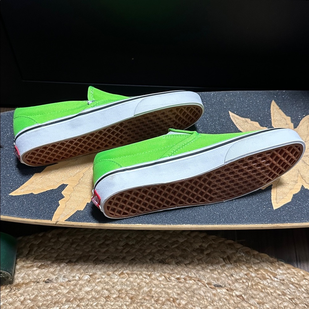 Vans Neon Gecko Green Slip-On Canvas Sneakers W 7.0 M 5.5 - Picture 12 of 16